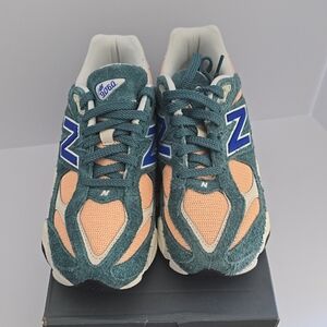 New Balance Kids Teal and Peach Sneakers with Blue Logo